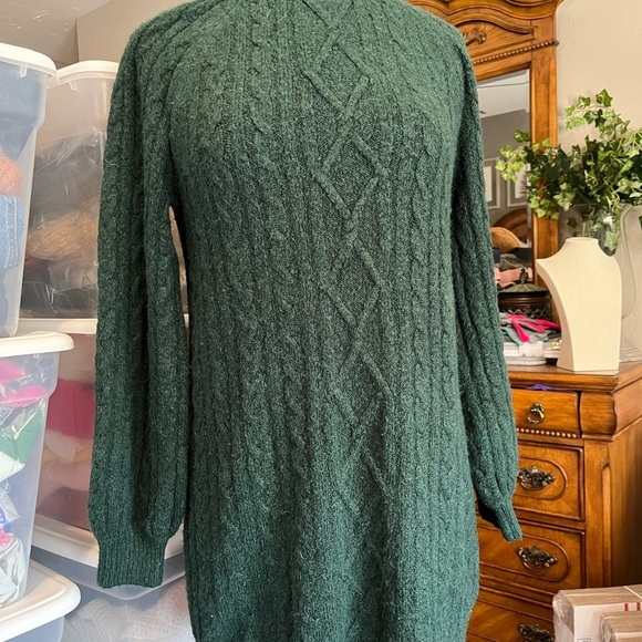 Evergreen Sweater - Picture 5 of 6